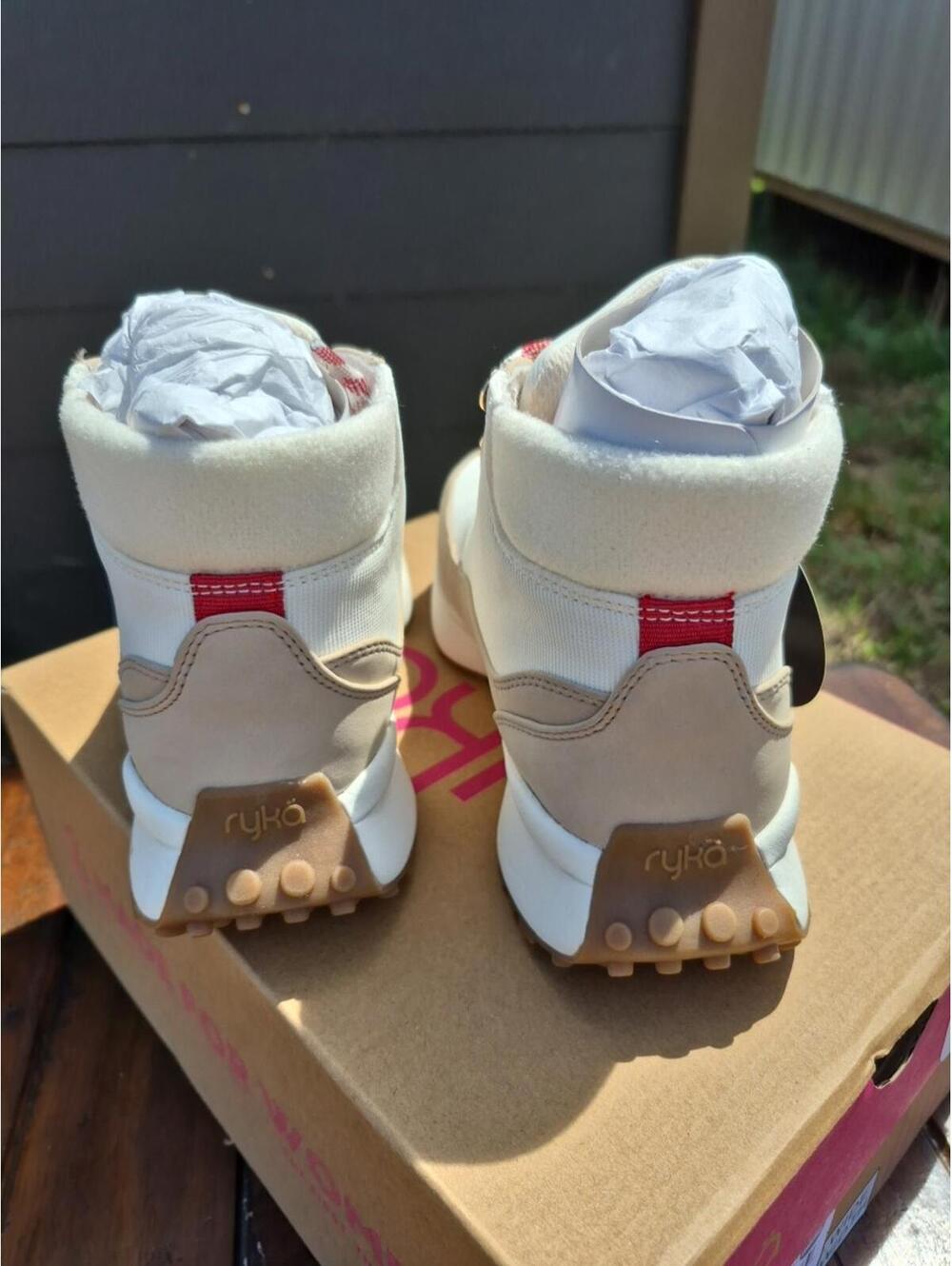 Ryka Hiking Water Repellent Jackpot Lace Up Boots New 6 Wide Tan New $120 MSRP - Picture 4 of 7